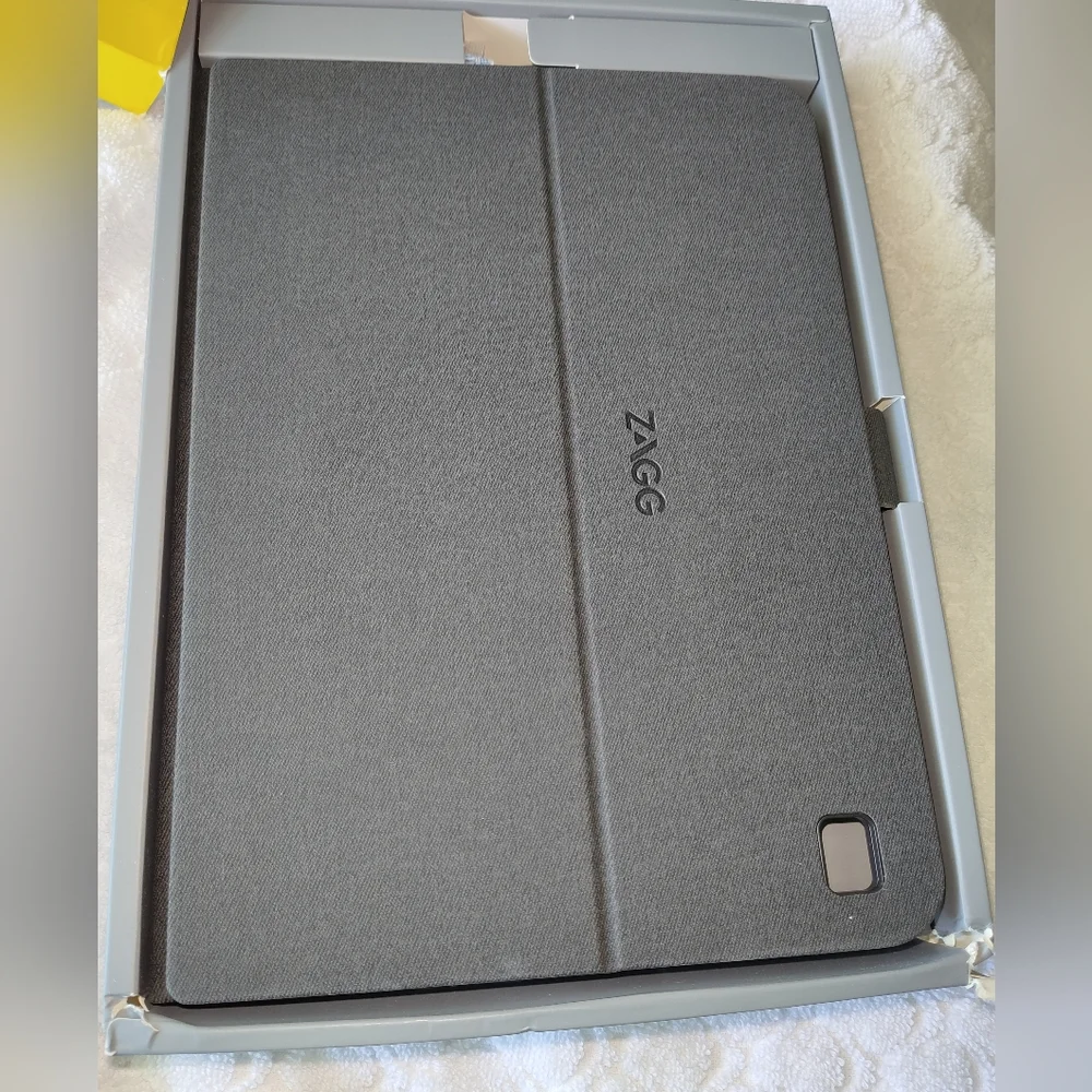 ZAGG Messenger Folio Bluetooth Keyboard Case for 9.7
